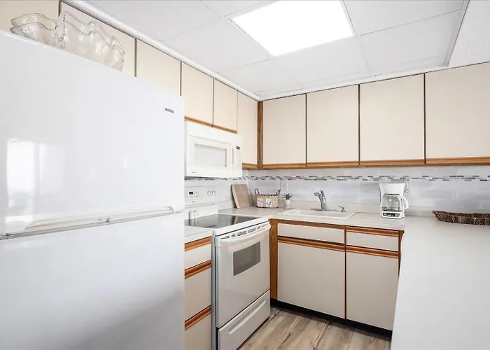Holiday home Family Friendly Bay Princess With Outdoor Pool And Bayfront Balcony!