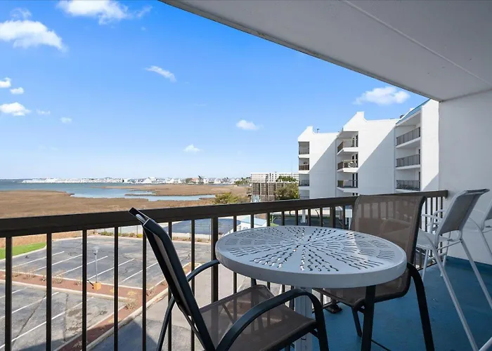 Holiday home Family Friendly Bay Princess With Outdoor Pool And Bayfront Balcony!