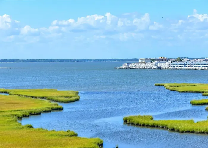 Holiday home Family Friendly Bay Princess With Outdoor Pool And Bayfront Balcony! *